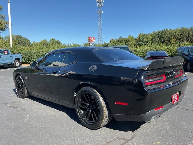 Used 2016 Dodge Challenger R/T Scat Pack RWD image 10