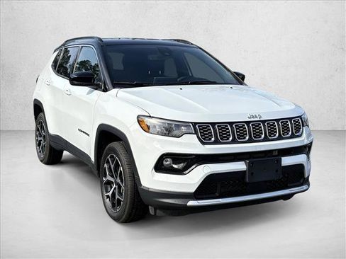 Used 2025 Jeep Compass Limited image 3