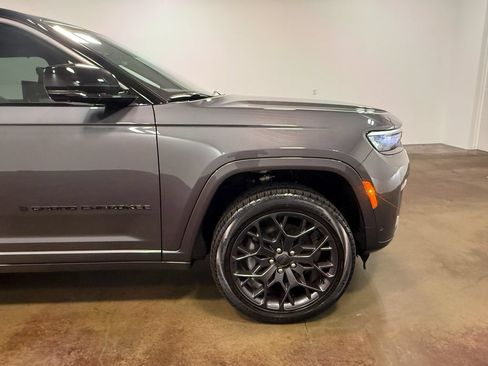 Used 2026 Jeep Grand Cherokee L Summit w/ Obsidian Package AWD/4WD image 31