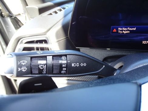 Used 2025 Chevrolet Traverse High Country AWD/4WD image 16