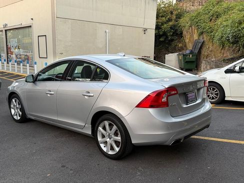 Used 2016 Volvo S60 T5 Premier w/ Climate Package image 2