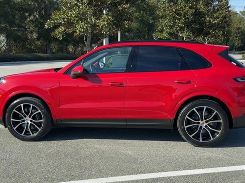 New 2025 Porsche Cayenne image 5