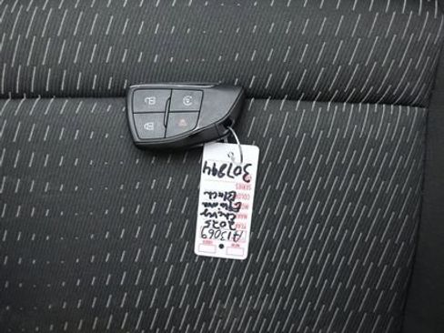 Used 2025 Chevrolet Equinox LT AWD/4WD image 11