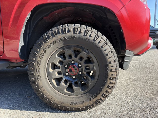 Used 2022 Toyota Tacoma SR AWD/4WD image 5