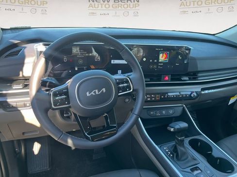 New 2026 Kia Carnival FWD image 10