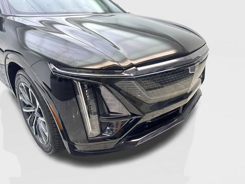 Used 2024 Cadillac Lyriq Sport w/ LPO, Floor Liner Package RWD image 17