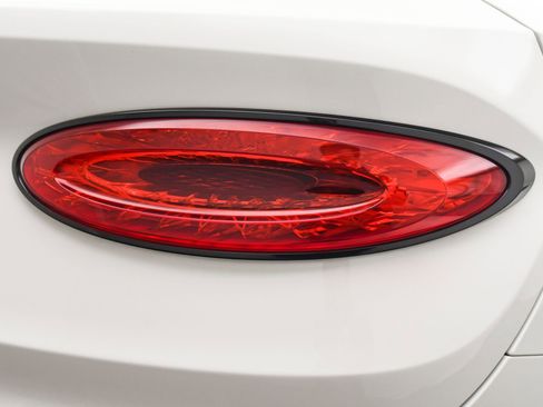 Certified 2023 Bentley Bentayga Extended Wheelbase image 26