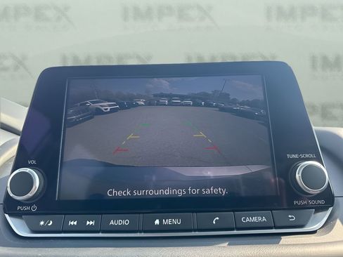 Used 2025 Nissan Rogue SV image 18