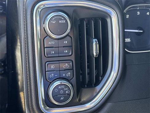 Used 2023 GMC Sierra 2500 AT4 image 26
