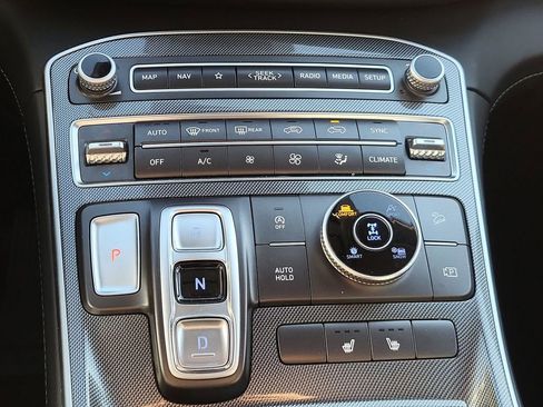 Used 2023 Hyundai Santa Fe SEL w/ Premium Package image 16