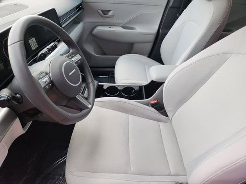 Certified 2025 Hyundai Kona SEL FWD image 8