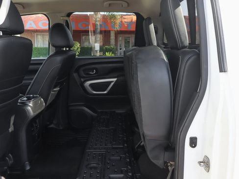 Used 2018 Nissan Titan PRO-4X AWD/4WD image 39