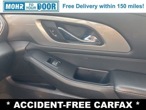Used 2018 Chevrolet Traverse LT image 27