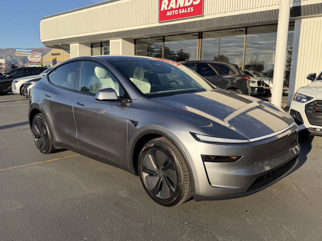 Used 2026 Tesla Model Y Long Range AWD/4WD image 2