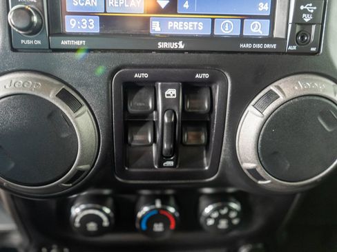 Used 2017 Jeep Wrangler Unlimited Sport w/ Quick Order Package 24S AWD/4WD image 20