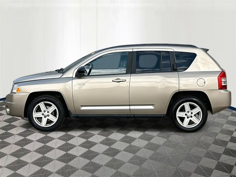 Used 2010 Jeep Compass Sport image 2