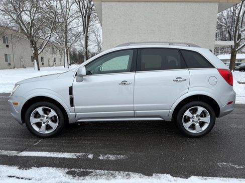 Used 2013 Chevrolet Captiva Sport LTZ FWD image 8