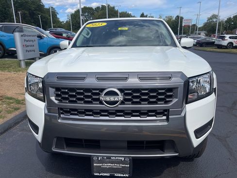 Certified 2025 Nissan Frontier SV image 7