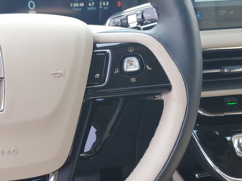 New 2025 Lincoln Corsair Reserve image 18