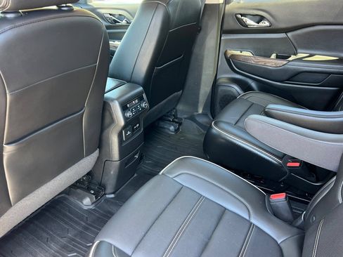 Used 2021 GMC Acadia Denali w/ Denali Ultimate Package AWD/4WD image 14