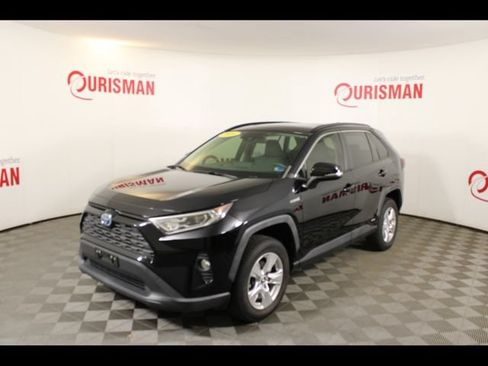 Used 2020 Toyota RAV4 XLE w/ Convenience Package AWD/4WD image 2