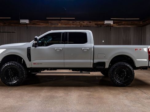 Used 2026 Ford F250 Platinum AWD/4WD image 6
