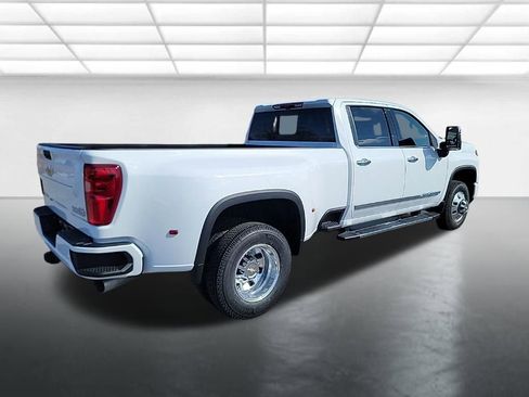 New 2026 Chevrolet Silverado 3500 High Country w/ High Country Premium Package AWD/4WD image 7