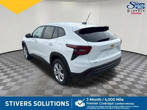 Used 2026 Chevrolet Trax LS FWD image 10