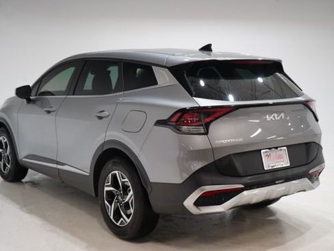 Used 2025 Kia Sportage LX image 7