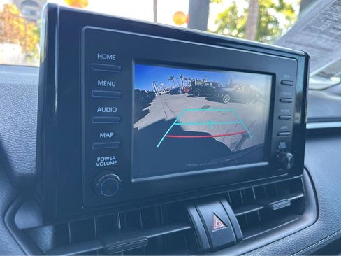 Used 2019 Toyota RAV4 LE image 6