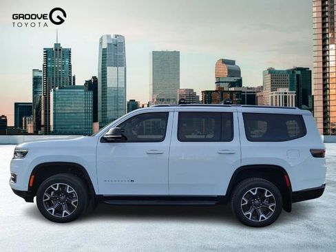 Used 2023 Jeep Wagoneer Series III w/ Rear Seat Video Group 1 image 2