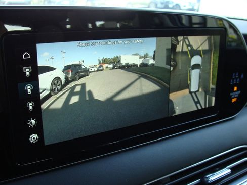 Used 2022 Hyundai Palisade Limited w/ Cargo Package image 25