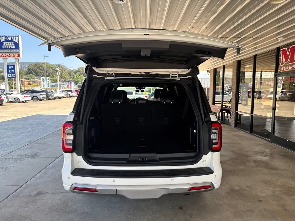 Used 2023 Ford Expedition Max Platinum AWD/4WD image 31