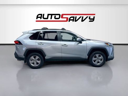 Used 2025 Toyota RAV4 XLE FWD image 8