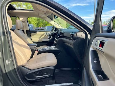 Used 2022 Ford Explorer Limited w/ Equipment Group 301A AWD/4WD image 24