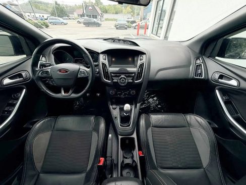 Used 2018 Ford Focus ST w/ Equipment Group 401A FWD image 5