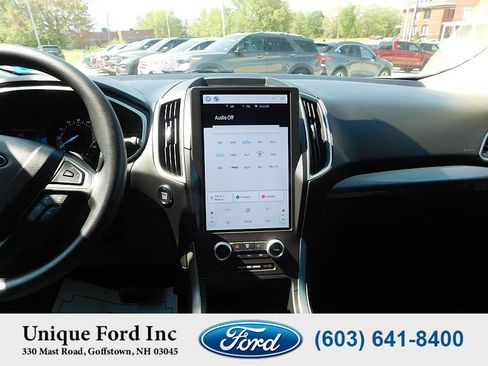 Used 2021 Ford Edge SE image 18