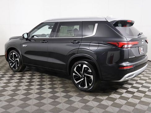 New 2025 Mitsubishi Outlander SEL image 17