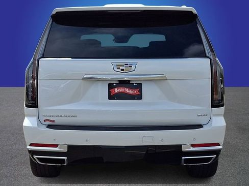 Used 2025 Cadillac Escalade Premium Luxury w/ Touring Package image 5