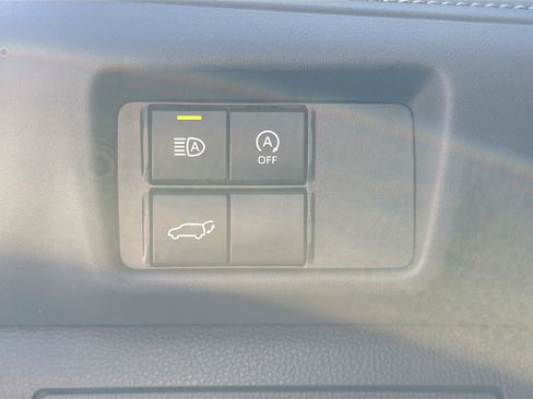 Used 2024 Toyota Highlander LE image 34