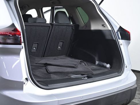 Certified 2024 Nissan Rogue S image 30