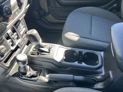 New 2026 Jeep Gladiator Sport image 20