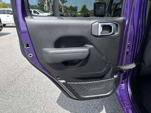 New 2026 Jeep Gladiator Sport AWD/4WD image 9