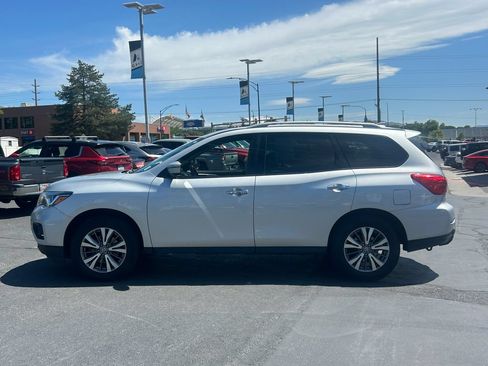 Used 2020 Nissan Pathfinder SL AWD/4WD image 8