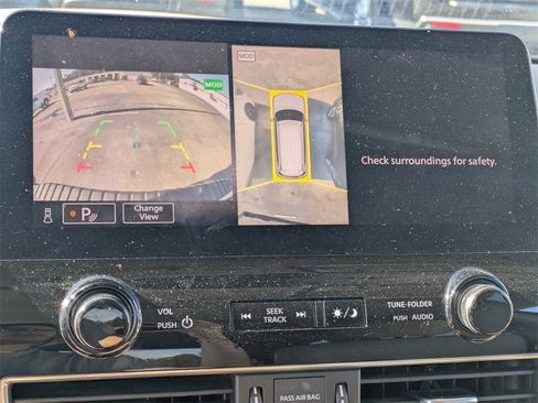 Used 2023 Nissan Armada SL w/ Captain's Chairs Package image 21