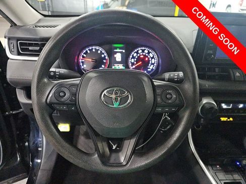 Used 2019 Toyota RAV4 LE w/ Carpet Mat Package FWD image 7
