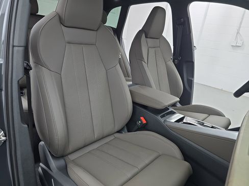 New 2025 Audi Q5 Prestige image 10