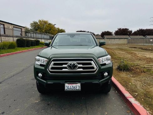 Used 2021 Toyota Tacoma SR5 w/ Trail Edition image 5