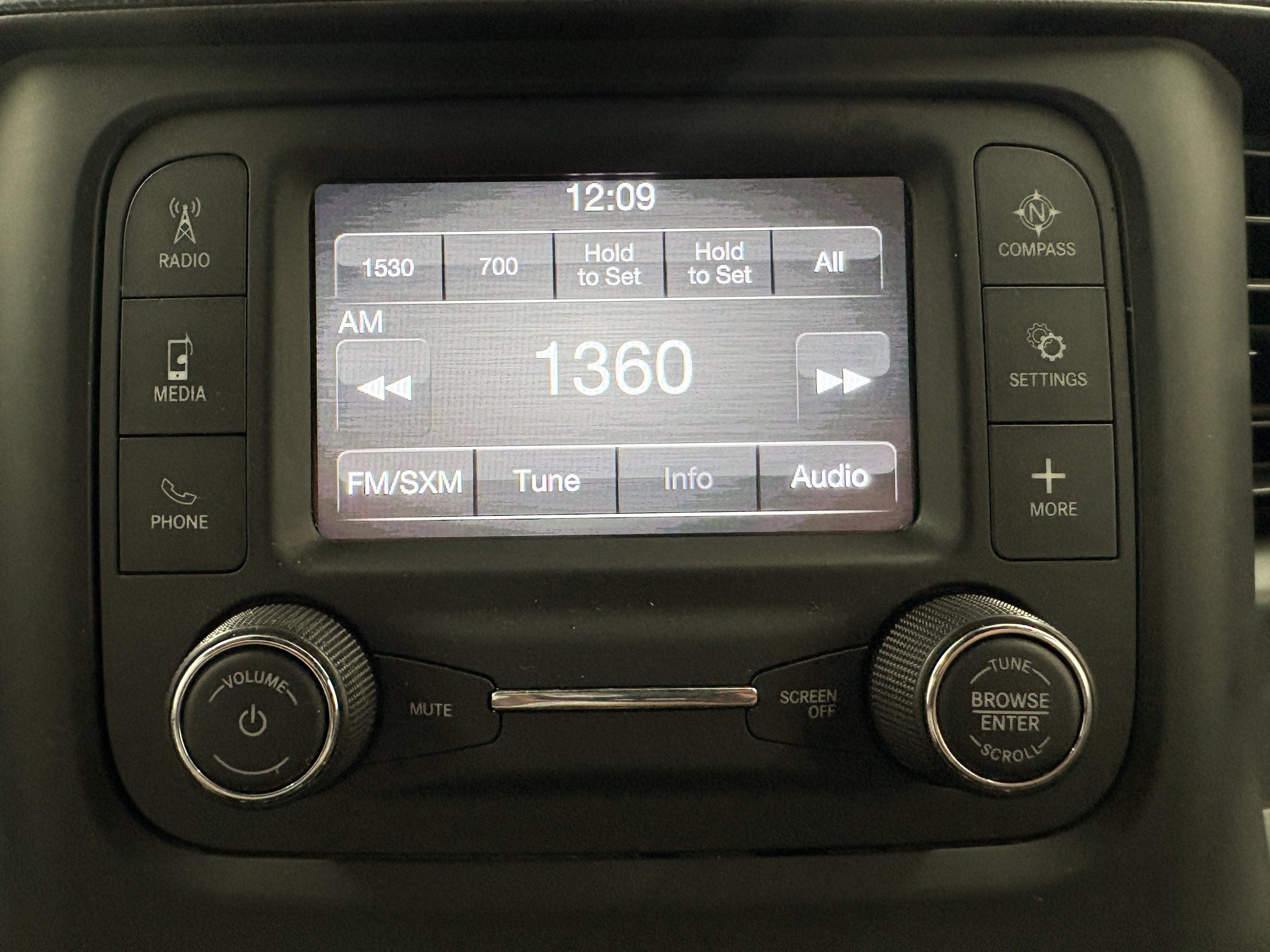Used 2020 RAM 1500 Rebel AWD/4WD image 14