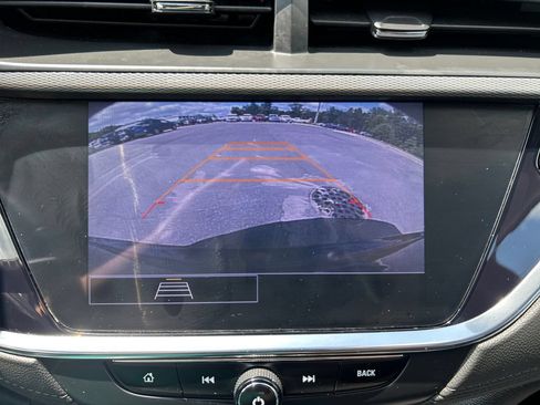 Used 2022 Buick Encore GX Preferred w/ Sport Touring Package FWD image 33